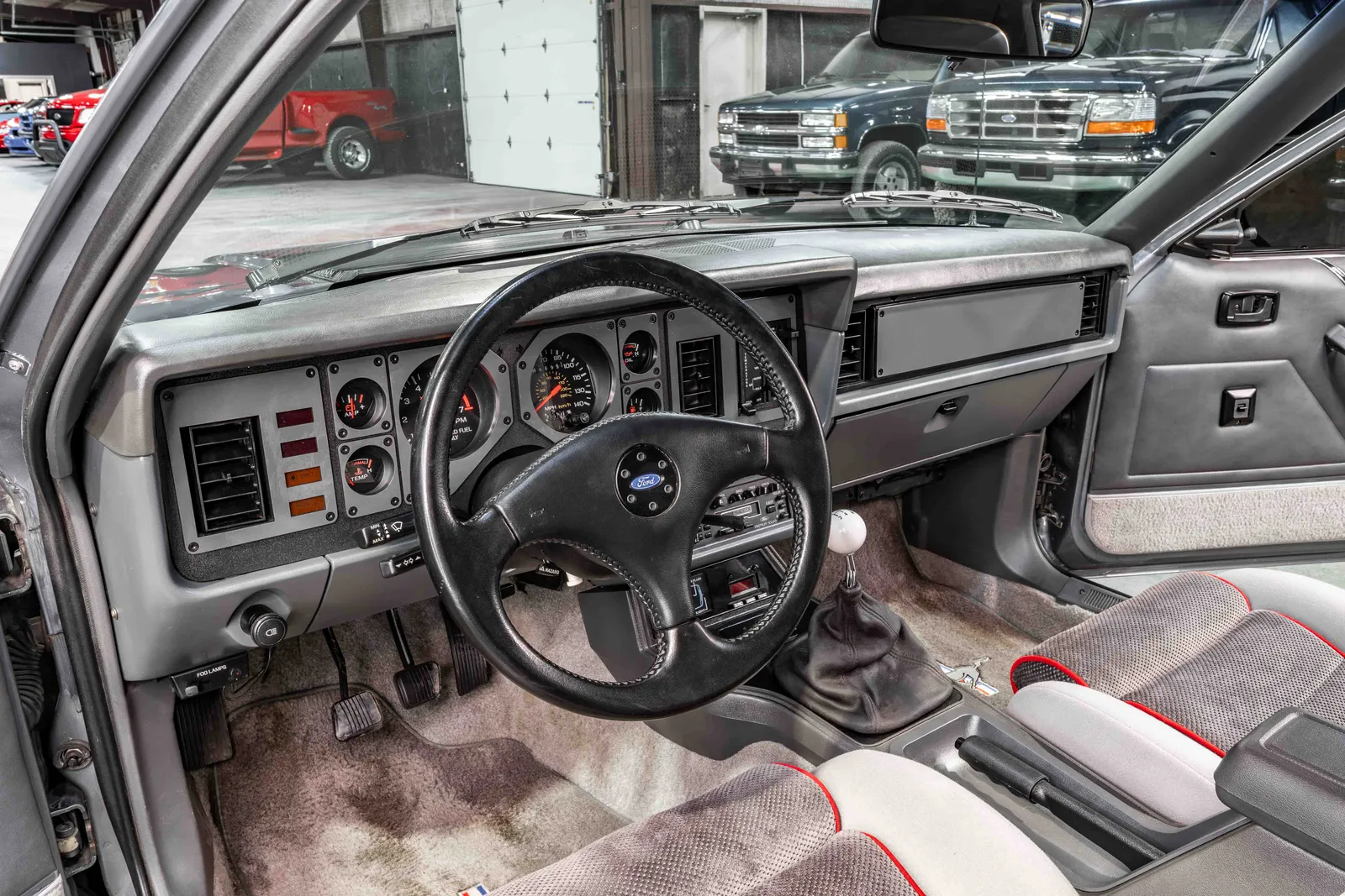 1985-Ford-Mustang-Medium Charcoal Metallic-127944--46.jpg